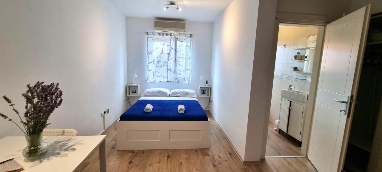 Tiny Studio Big Living *